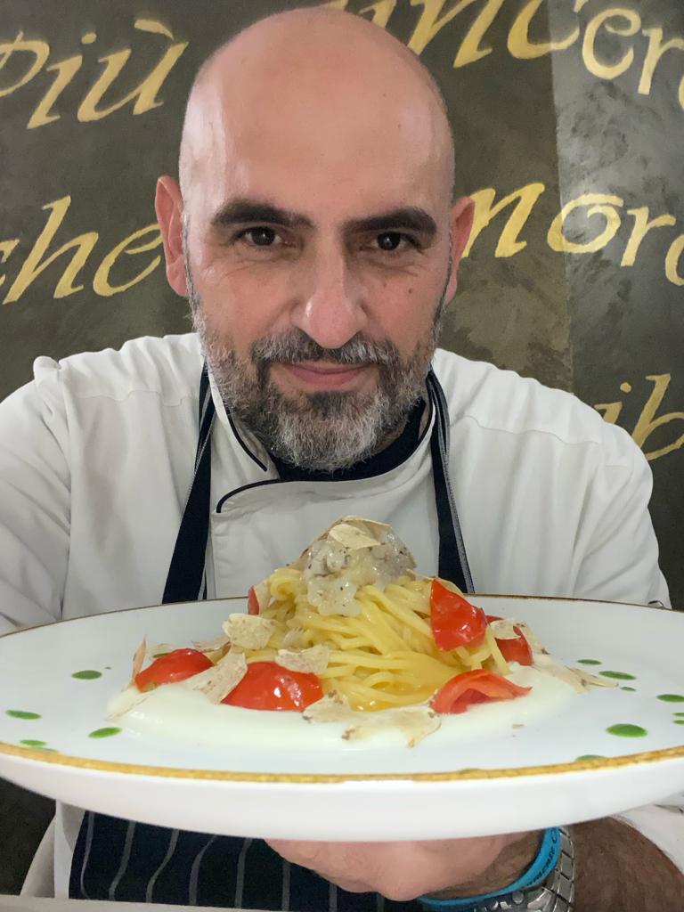 Tagliolini con mazzancolle, tartufo bianco su fonduta di cavolfiore