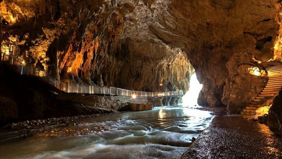 Featured image for “Grotte di Pastena, un capolavoro naturale”