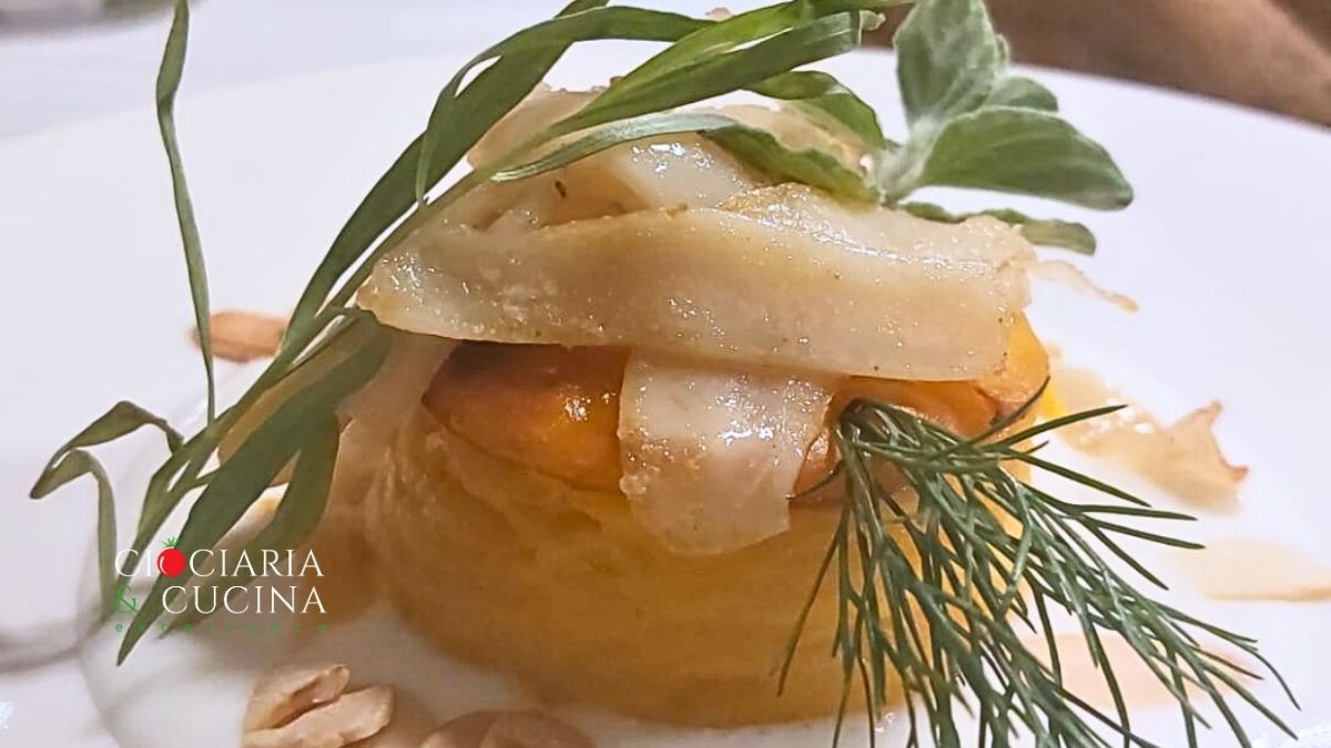 Flan di zucca "Delica" su fonduta di pecorino e seppia arrosto